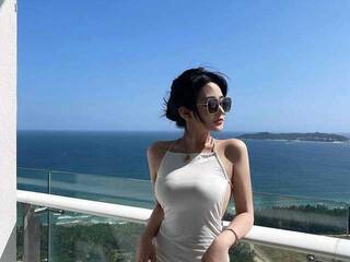 دردشة الفيديو المثيرة Mina23ii