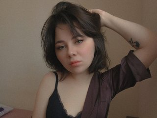 دردشة الفيديو المثيرة MinaErmina