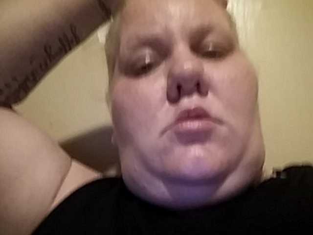 لقطات البث Mindy-1