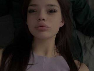 دردشة الفيديو المثيرة mini-barbie