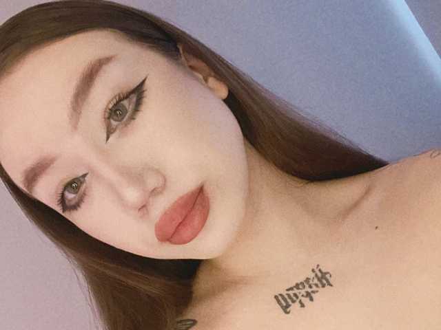 صورة الملف الشخصي MinnieWest