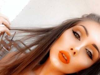 دردشة الفيديو المثيرة MiraBOMB