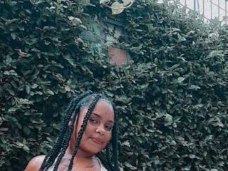 دردشة الفيديو المثيرة Misha-ford