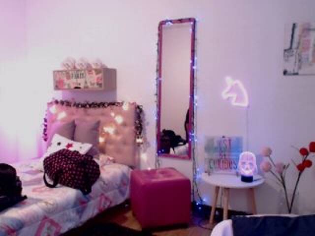 لقطات البث Miss-Bonnie