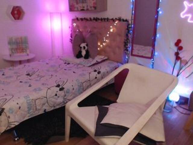 لقطات البث Miss-Bonnie