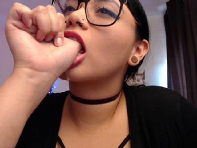 لقطات البث Miss-Bonnie