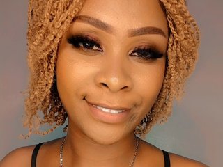 دردشة الفيديو المثيرة SnackQueen