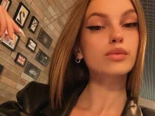 دردشة الفيديو المثيرة MissSofiyka