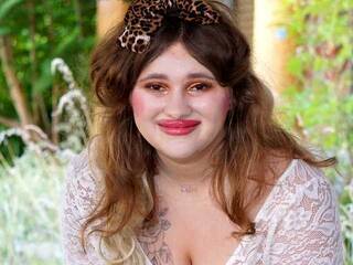 دردشة الفيديو المثيرة MissZuleea