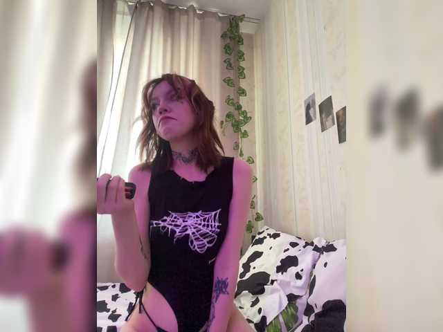 لقطات البث Molly-