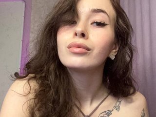 دردشة الفيديو المثيرة MollyMyles