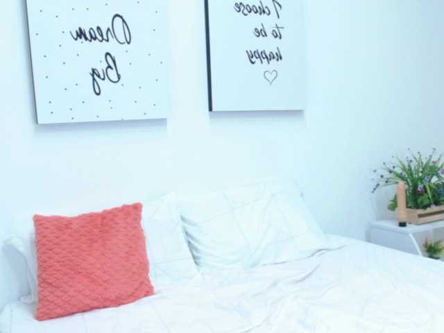 لقطات البث moly-thomson