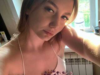 دردشة الفيديو المثيرة moni-cartier