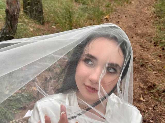 صورة الملف الشخصي MonicaBrownie
