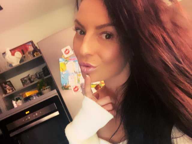 صورة الملف الشخصي MonicaGucci