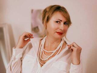 دردشة الفيديو المثيرة MonicaMoor