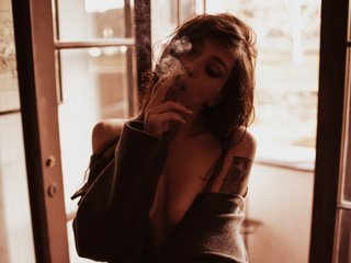 دردشة الفيديو المثيرة Monifoxy