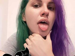 دردشة الفيديو المثيرة MonikaGrays