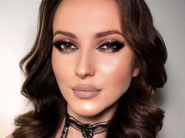 دردشة الفيديو المثيرة MoniKaKiss