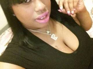 دردشة الفيديو المثيرة Monikastorm