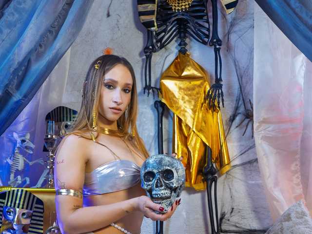 صورة الملف الشخصي MONIKFOXCR