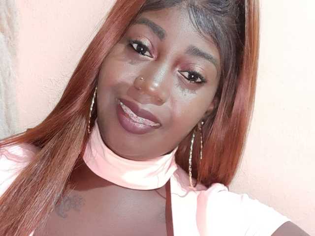 صورة الملف الشخصي MoniqueMiller