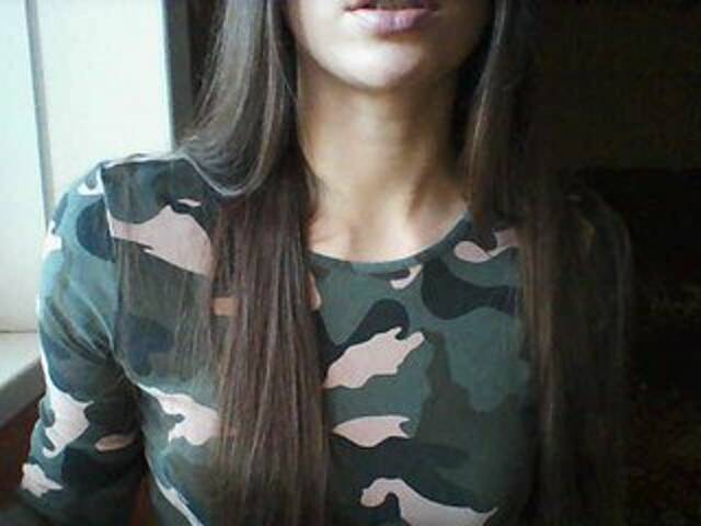 لقطات البث MsBruni