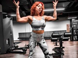 دردشة الفيديو المثيرة MuscularMommy