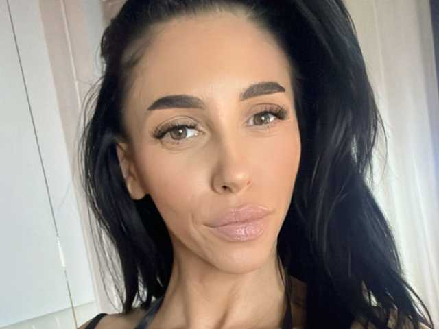 صورة الملف الشخصي MyaBlack