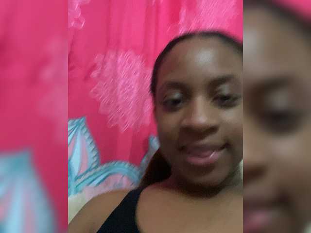 لقطات البث NahomyHart