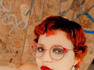 دردشة الفيديو المثيرة NairyRed