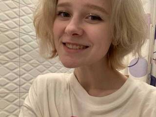 دردشة الفيديو المثيرة NaniSea