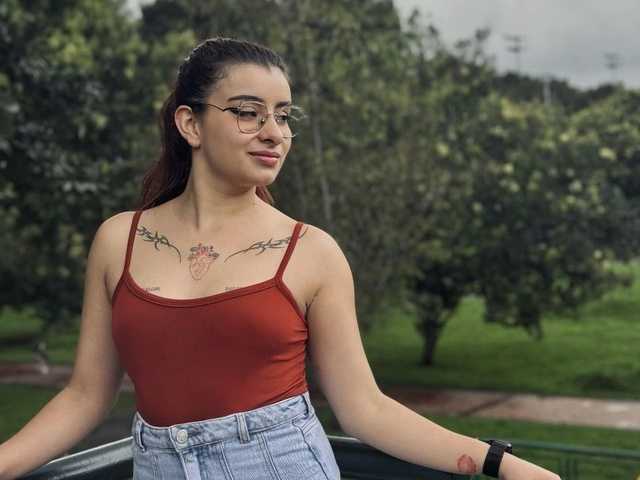 صورة الملف الشخصي Naomy-tay1