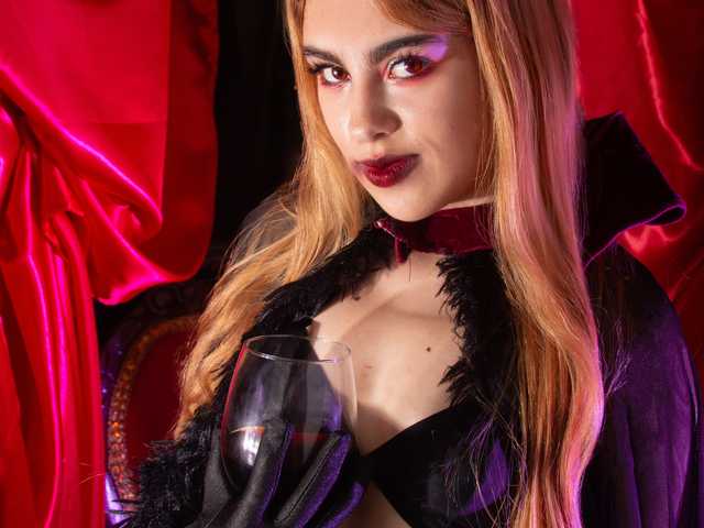 صورة الملف الشخصي Natasha-Adams