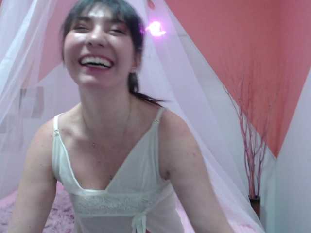الصور Natasha-Quinn Welcome to my room! I am new here and I would like you to accompany me and we have fun together, I hope! #New #Latina # Sexy♥
