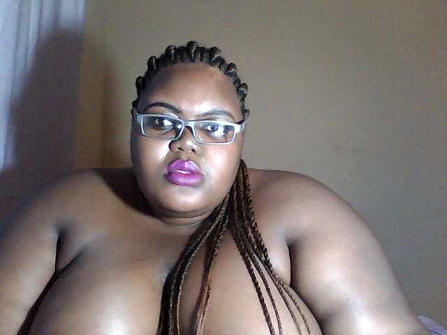الصور NatashaBlack Hello. im a bbw #ebony #lovense #bigtittys, #bigass #hairy ass flash 20, boobs 15, naked 50, pussy 30. leve show 100tkns for 5 mins, the rest in private