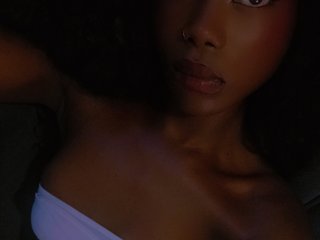 دردشة الفيديو المثيرة NaughtyCherie