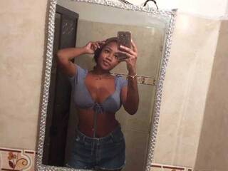 دردشة الفيديو المثيرة Naybrownie