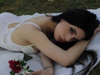 دردشة الفيديو المثيرة KiraCave