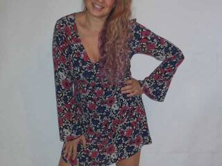 دردشة الفيديو المثيرة NelleTEASE