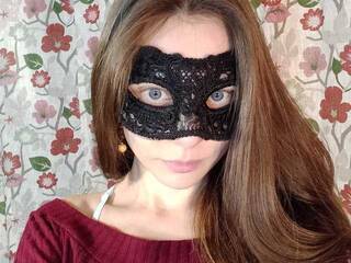 دردشة الفيديو المثيرة Nellinevdele