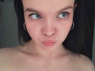 دردشة الفيديو المثيرة NerissaCute