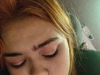دردشة الفيديو المثيرة NessiePolly