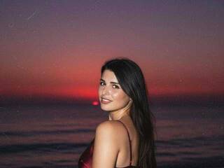 دردشة الفيديو المثيرة NestiSharm