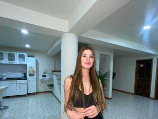 دردشة الفيديو المثيرة Niaaevanss