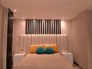 دردشة الفيديو المثيرة NiaSalvatore