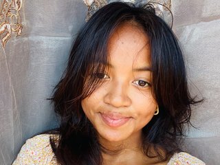 دردشة الفيديو المثيرة Nickylouama