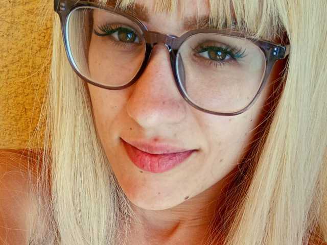 صورة الملف الشخصي NicoleIris