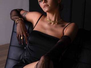 دردشة الفيديو المثيرة NikaChase