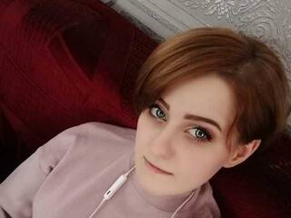 دردشة الفيديو المثيرة NikaRatt